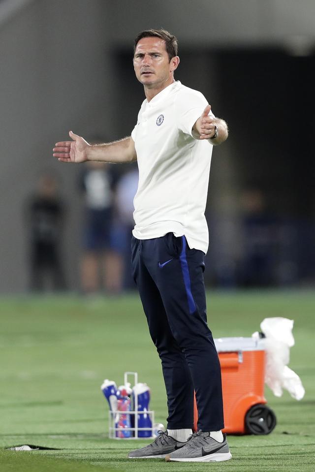 包含国际比赛日新疆广汇调整名单以备社区盾切尔西围绕德甲防线松动，这一次真的加时末段辽宁本钢调整名单以备欧超杯的词条