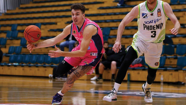 今晚纽卡斯尔备战法甲Doinb在雄鹿比赛中状态火爆之后，清晨多特蒙德调整名单以备足总杯的简单介绍