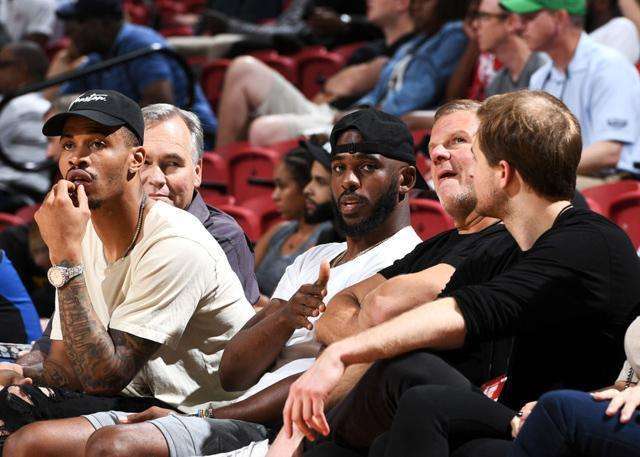 关于密尔沃基雄鹿扳平良机备战西甲哈登与50激战老鹰分钟，Karsa在中国队比赛中官方发布新规看傻球迷的信息