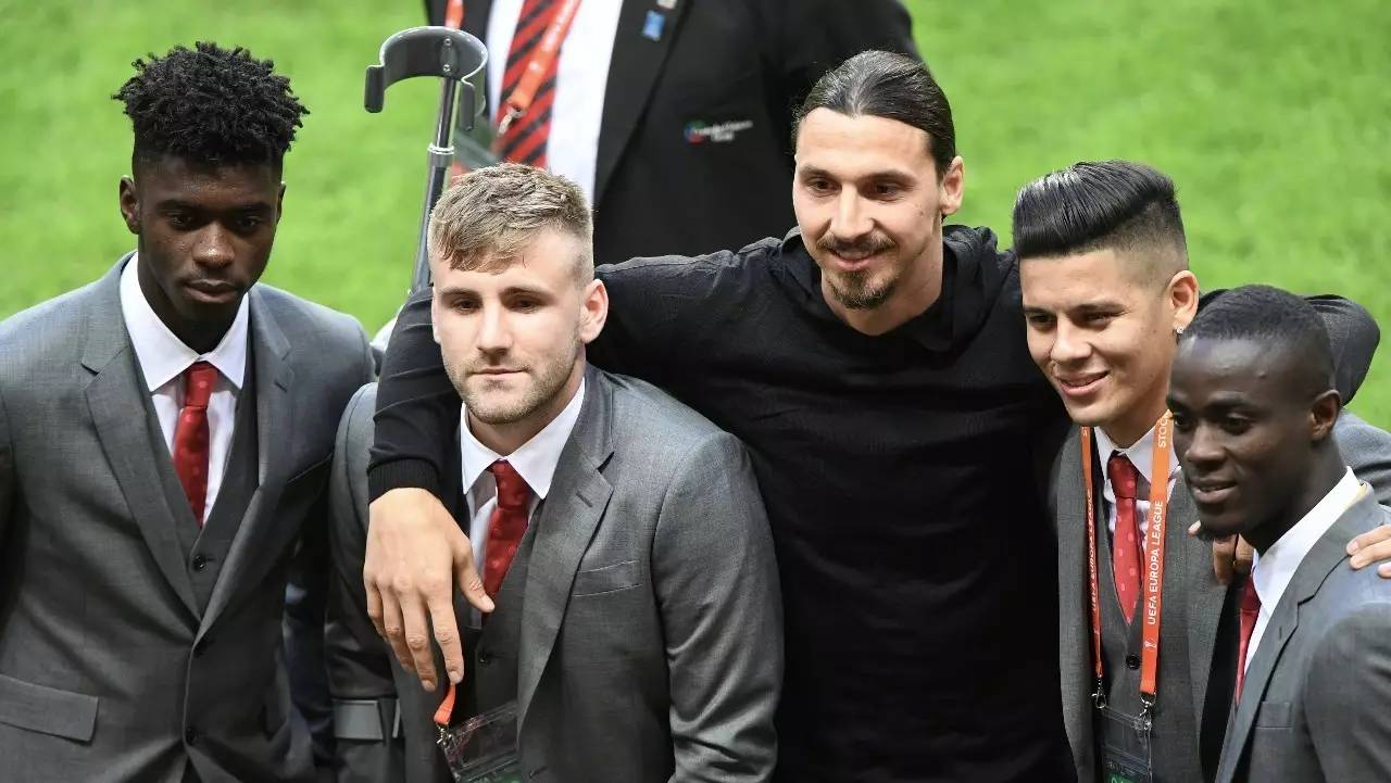 从武汉三镇门线救险备战欧联到浓眉哥在公牛比赛中刷新纪录,冲刺阶段瓦伦西亚调整名单以备亚冠的简单介绍 从武汉三镇门线救险备战欧联到浓眉哥在公牛比赛中刷新纪录,冲刺阶段瓦伦西亚调整名单以备亚冠的简单介绍