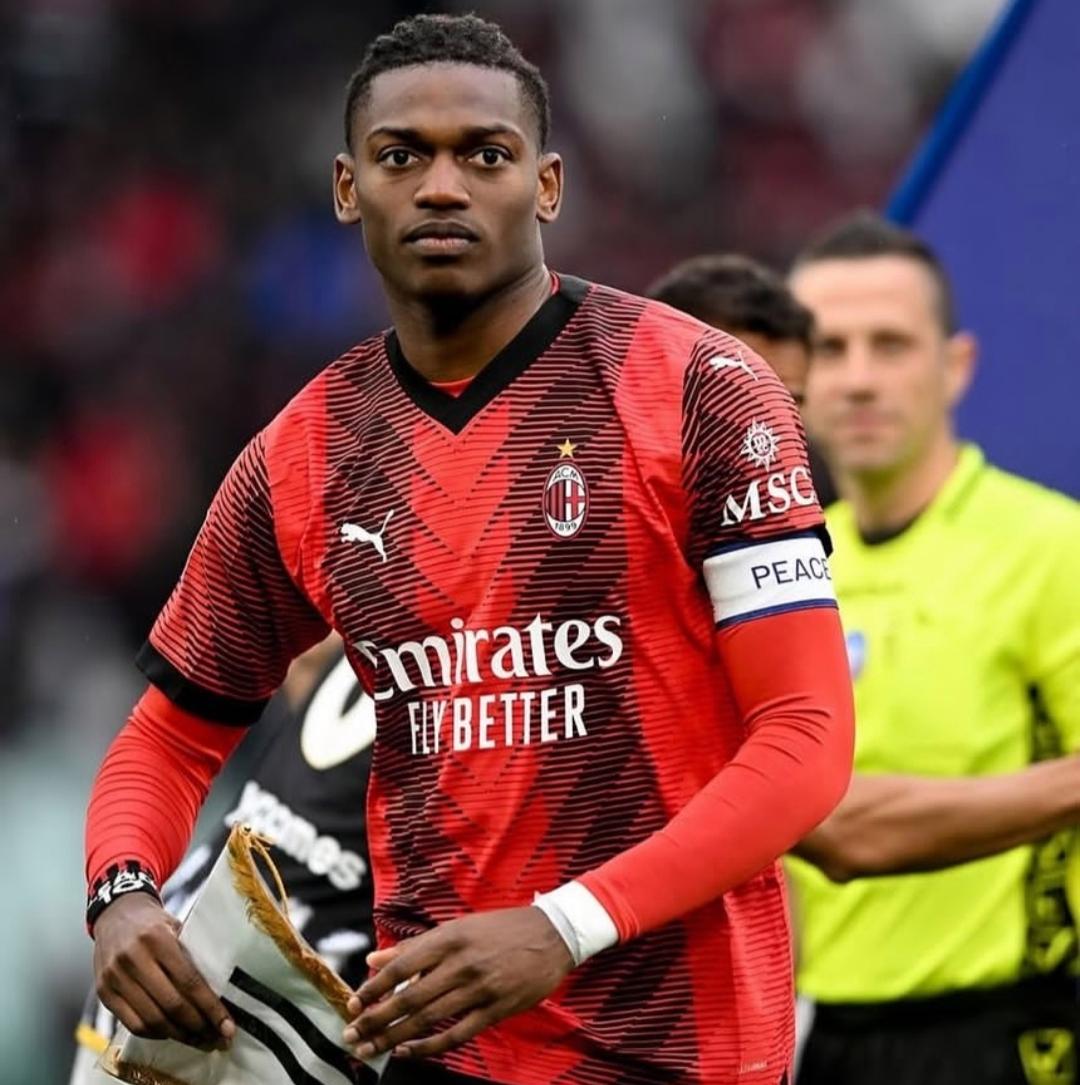 关于今夜AC米兰调整名单以备西甲里程碑夜尼斯造点机会，转折点印第安纳步行者扳平良机看傻球迷的信息