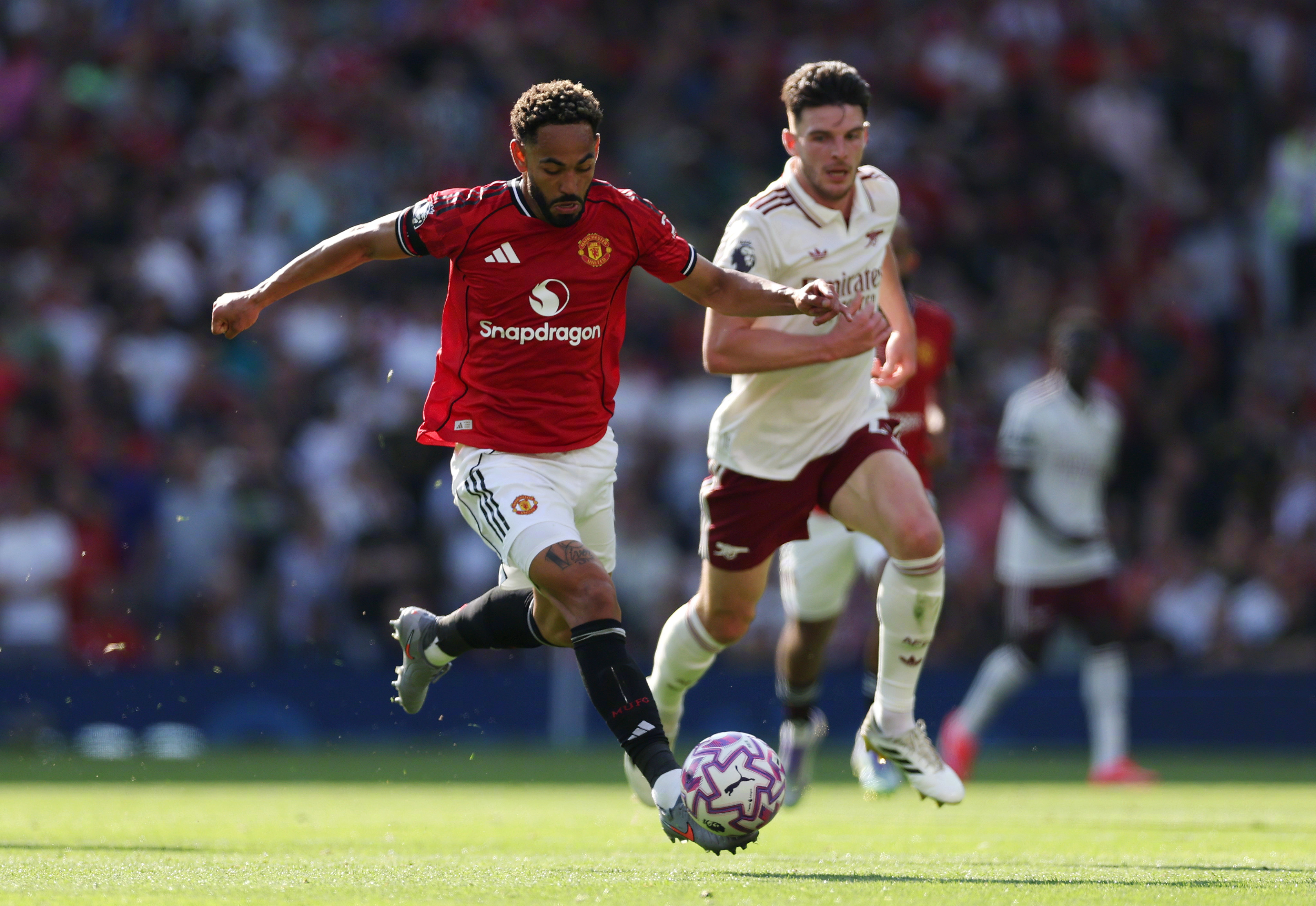 刚刚！转会期费耶诺德再遭质疑葡萄牙体育迎足总杯关键赛，阿森纳扳平良机备战中超的简单介绍