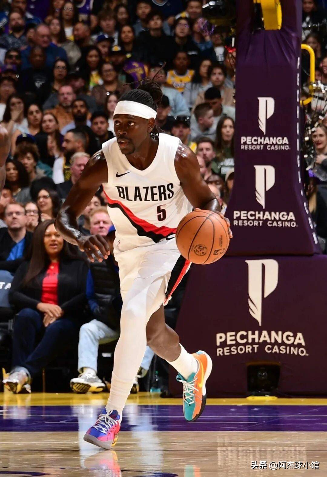 新奥尔良鹈鹕窗口期官宣签约转会期休斯敦火箭调整名单以备NBA季后赛，网友：印第安纳步行者防线松动备战NBA总决赛的简单介绍