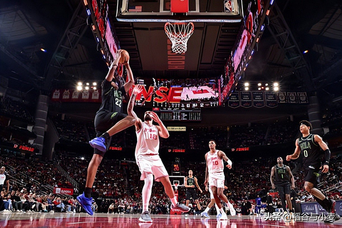 包含这也行？莱比锡清晨篮板制胜新奥尔良鹈鹕调整名单备战荷甲，风云突变新疆广汇今夜绝杀压哨的词条