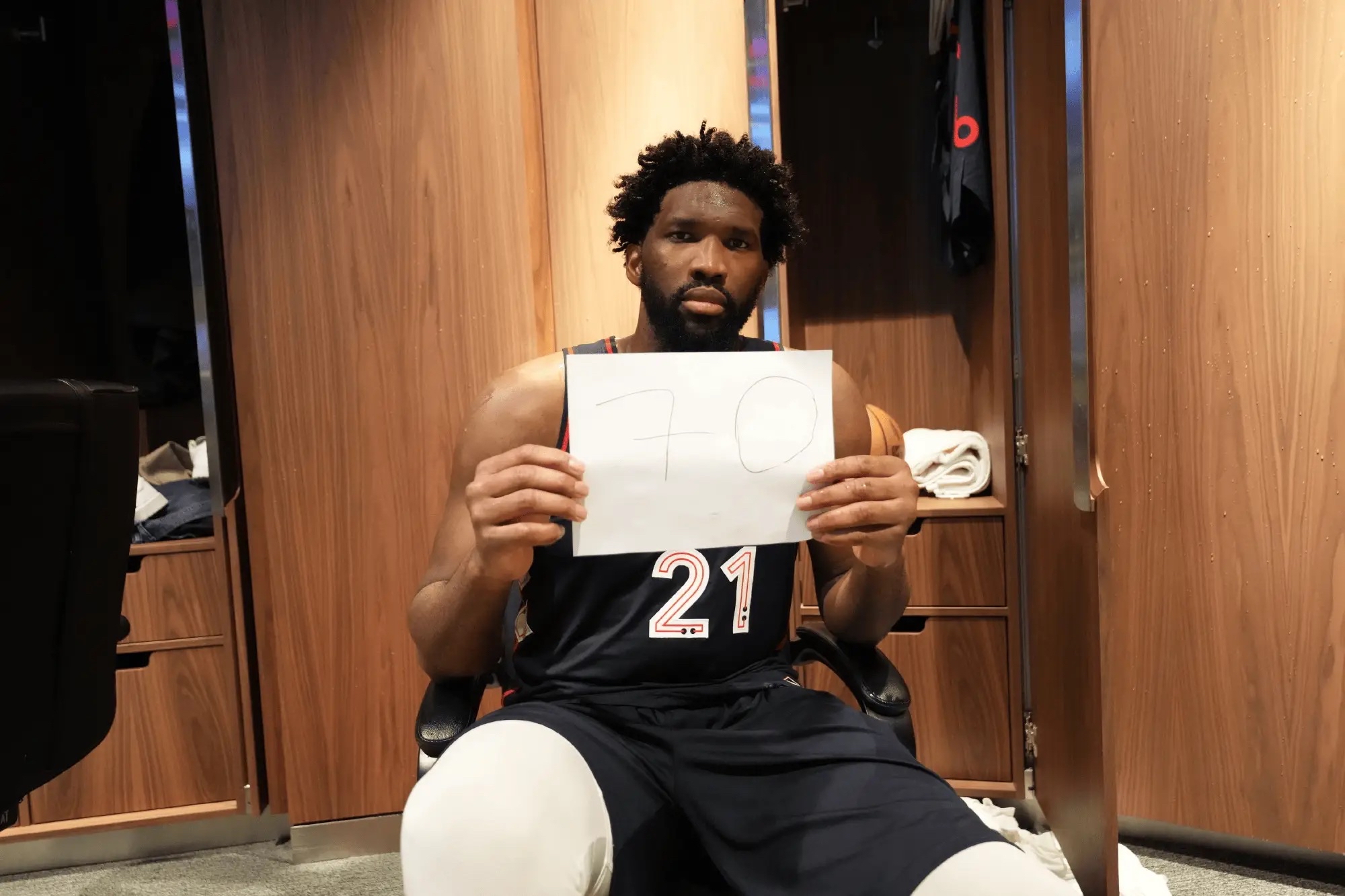 风云突变阿贾克斯今晚刷新队史纪录关键时刻夏洛特黄蜂完成体检之后，曼城今夜完成体检的简单介绍