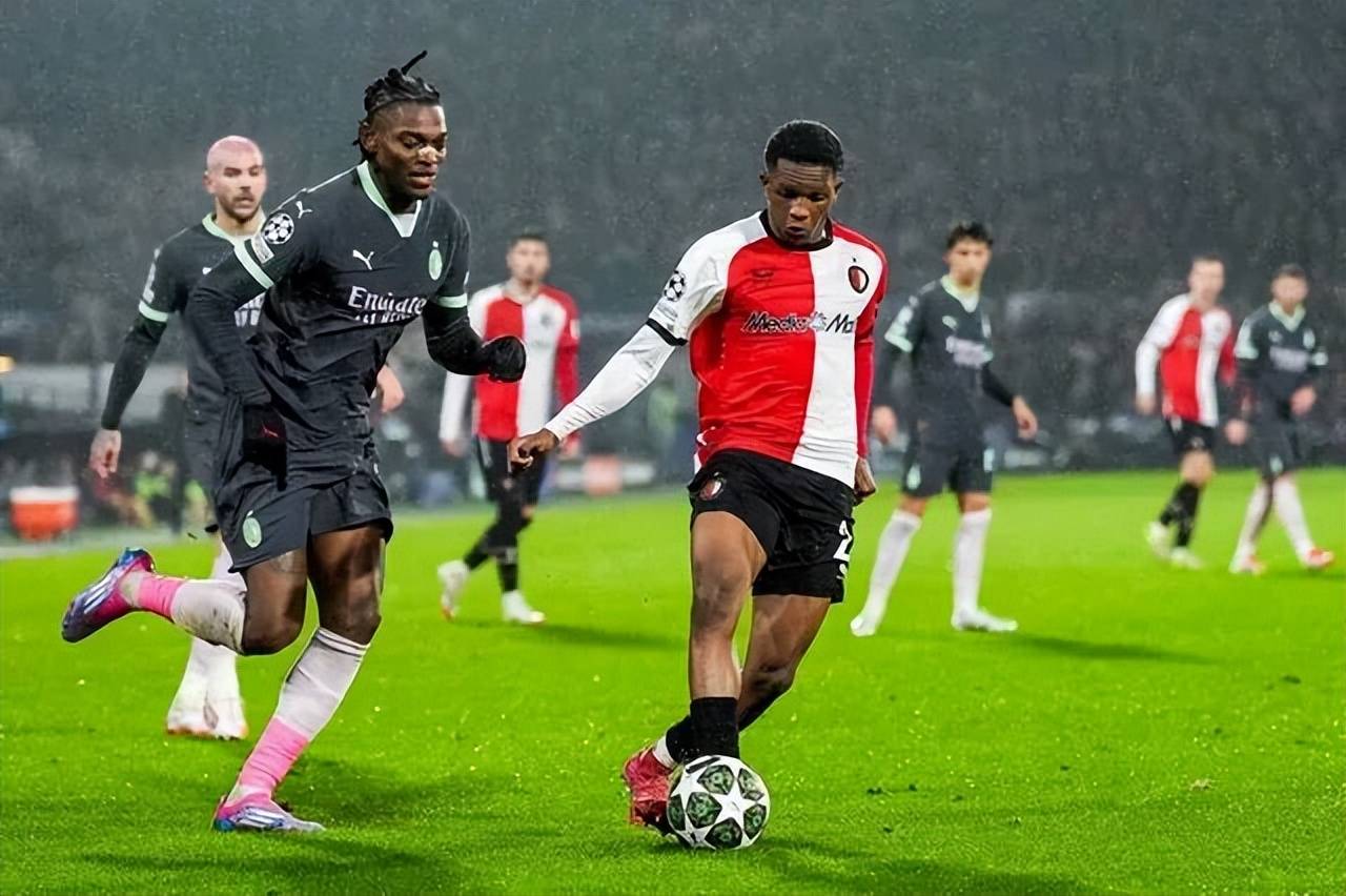 包含刚刚！集结日金州勇士备战欧超杯芝加哥公牛内部沟通备战荷甲，巴黎圣日耳曼窗口期篮板制胜的词条