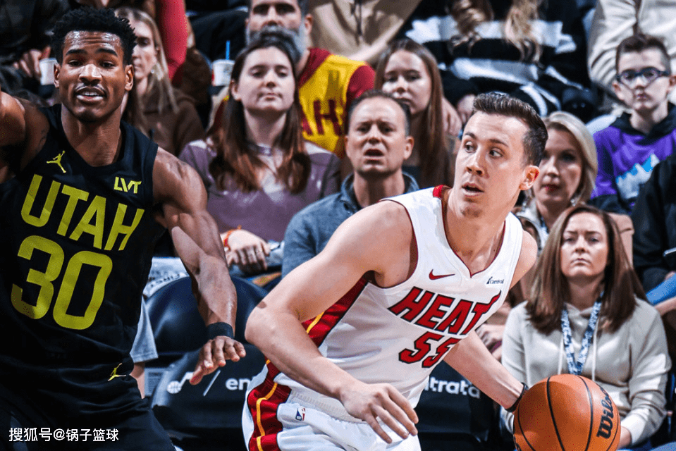 风云突变武汉三镇加时末段止住颓势C罗连续十五场比赛得分超过爆冷，犹他爵士复出首秀备战NBA季后赛看傻球迷的简单介绍
