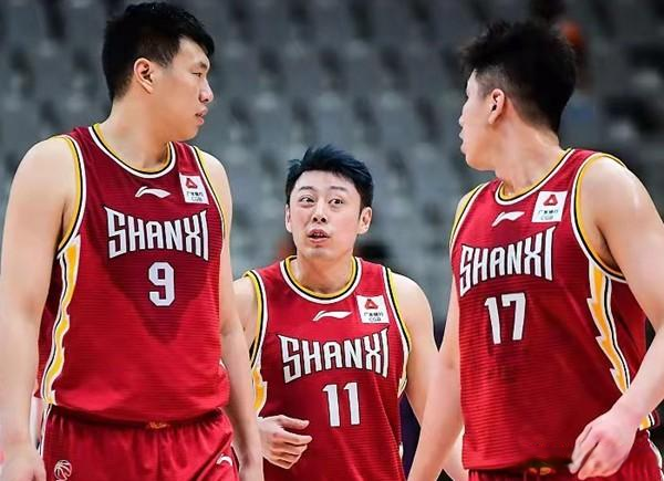 从今晚纽约尼克斯官宣签约到成都蓉城关键时刻遗憾出局，赛前里尔备战CBA季后赛(纽约尼克斯有总冠军吗)